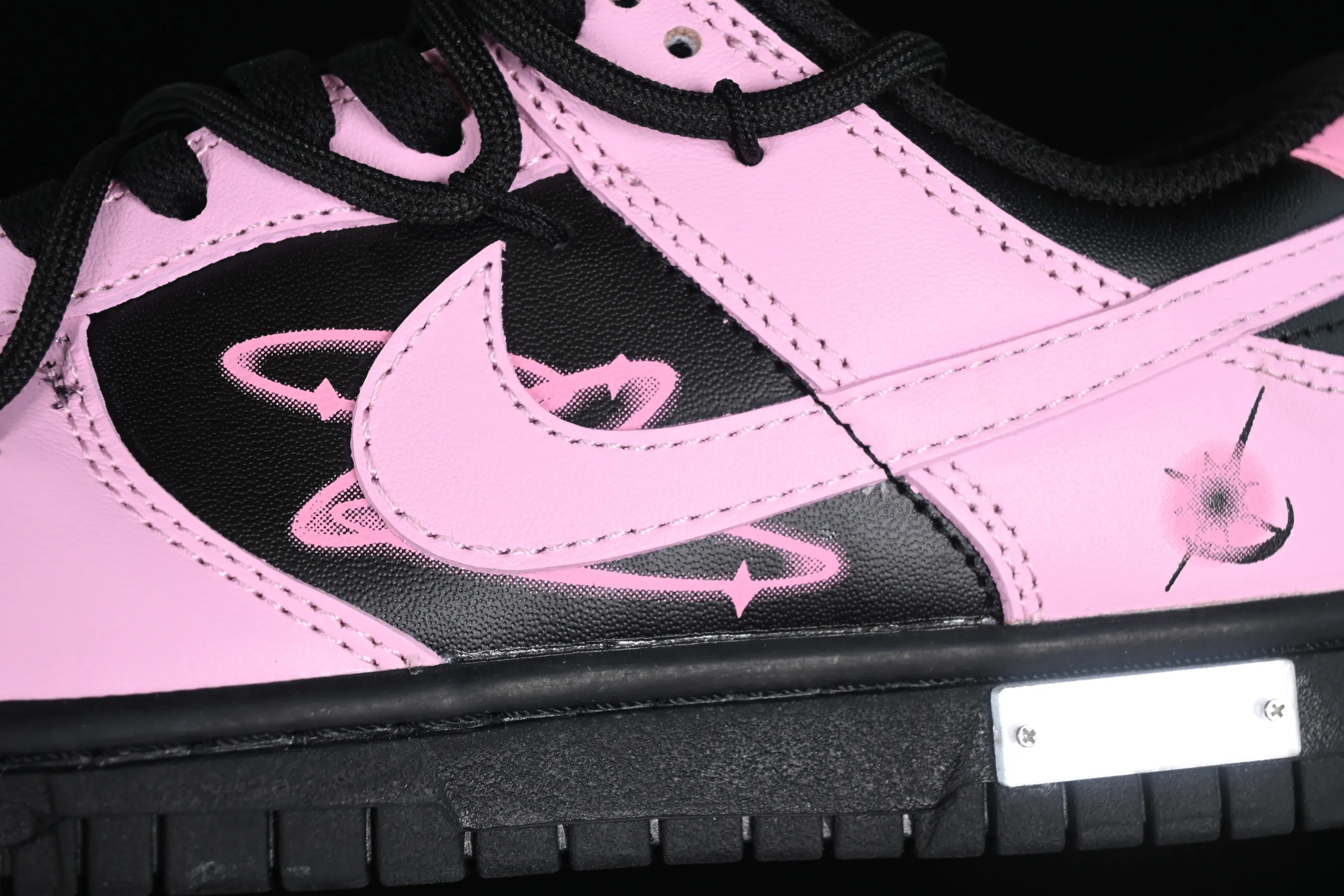 All Categories Nk SB Dunk Series Nk SB Dunk Low Low-top Sneakers Nk Dunk Low Bubble Jellyfish Neon Star Millennium Cyber ​​Black Pink SB Strap Low-top Casual Sneakers FD1232-001